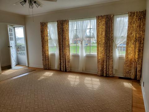 217 Thomas St, Henry, IL 61537 photo 5