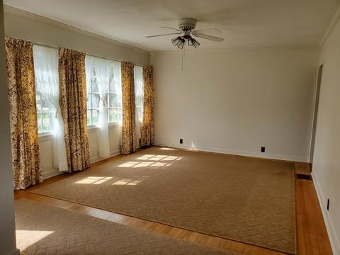 217 Thomas St, Henry, IL 61537 photo 4