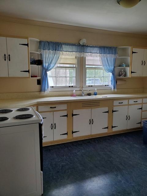 217 Thomas St, Henry, IL 61537 photo 8