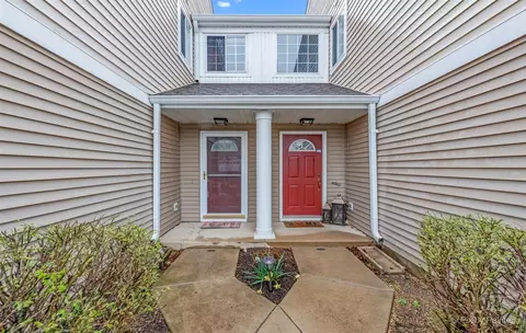 1579 Spaulding Rd, Bartlett, IL 60103 photo 3