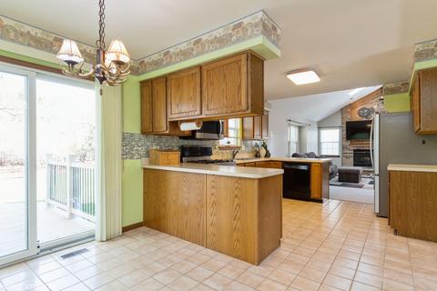 107 Forestview Ln, Aurora, IL 60502 photo 5