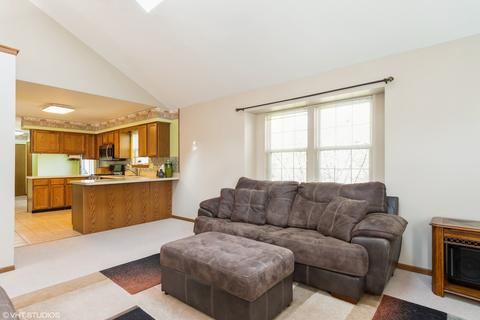 107 Forestview Ln, Aurora, IL 60502 photo 8