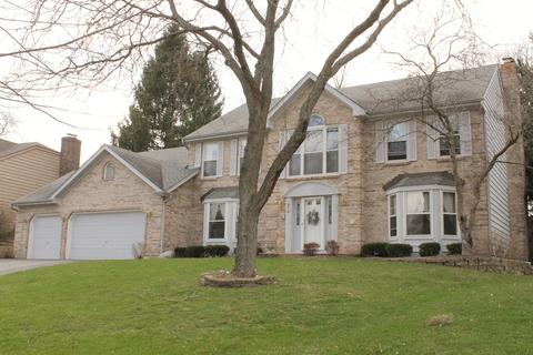 910 White Pine Dr, Cary, IL 60013 photo 1