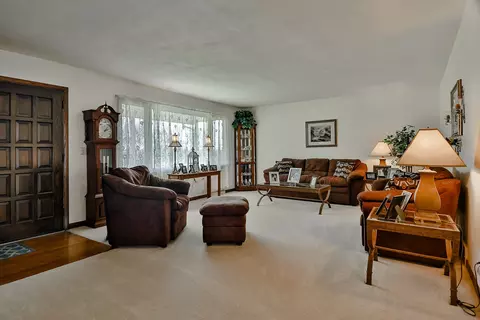 8132 Mccurry Rd, Roscoe, IL 61073 photo 7