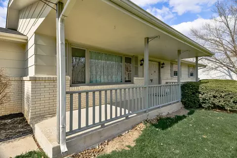8132 Mccurry Rd, Roscoe, IL 61073 photo 2