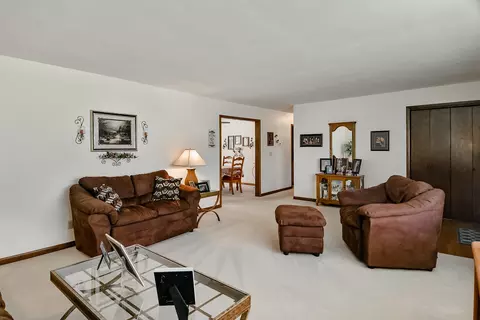 8132 Mccurry Rd, Roscoe, IL 61073 photo 9