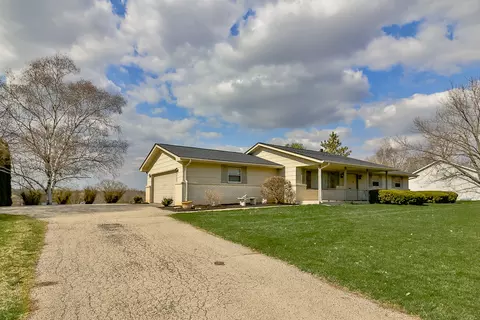 8132 Mccurry Rd, Roscoe, IL 61073 photo 1