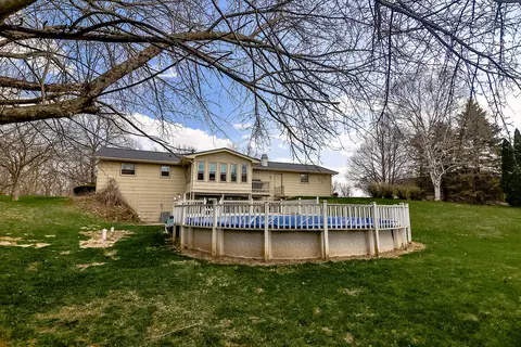 8132 Mccurry Rd, Roscoe, IL 61073 photo 4
