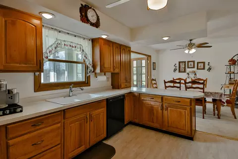8132 Mccurry Rd, Roscoe, IL 61073 photo 16