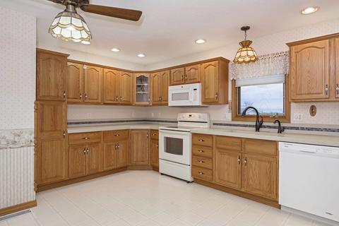 315 E 7th St #N1, Gridley, IL 61744 photo 5