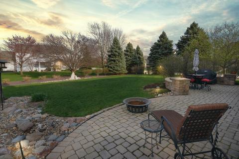 2101 Currant Ct, Bloomington, IL 61704 photo 2