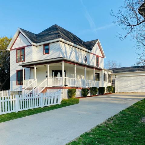 409 Everett St, Dixon, IL 61021 photo 2