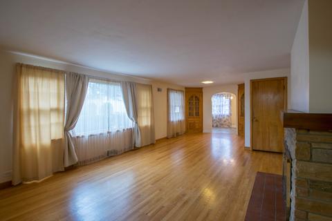 649 N Spring St, Elgin, IL 60120 photo 13