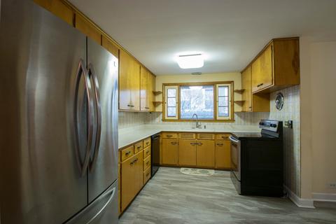 649 N Spring St, Elgin, IL 60120 photo 25