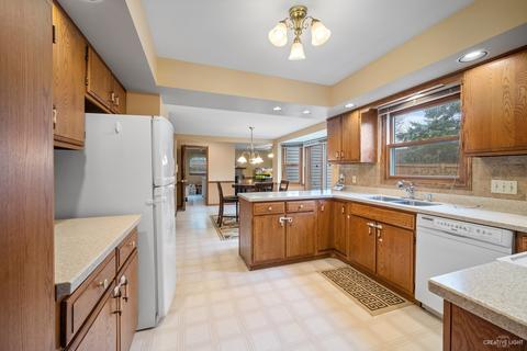 753 Cheyenne Ct, Elgin, IL 60123 photo 8
