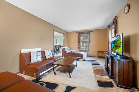 753 Cheyenne Ct, Elgin, IL 60123 photo 3