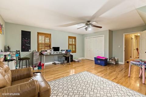 4667 Middle Rd, Gurnee, IL 60031 photo 9
