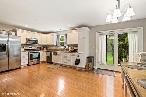 4667 Middle Rd, Gurnee, IL 60031 photo 3
