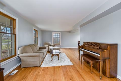 1880 Cheshire Ln, Wheaton, IL 60189 photo 7