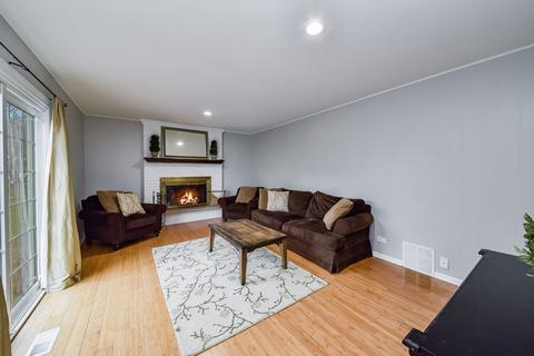 1880 Cheshire Ln, Wheaton, IL 60189 photo 16