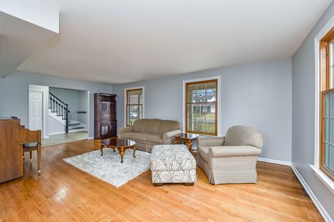 1880 Cheshire Ln, Wheaton, IL 60189 photo 5