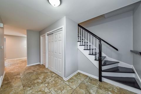 1880 Cheshire Ln, Wheaton, IL 60189 photo 3