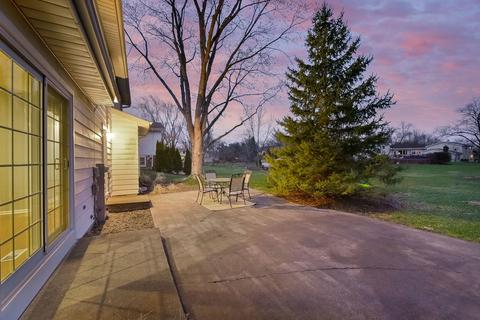 1880 Cheshire Ln, Wheaton, IL 60189 photo 37