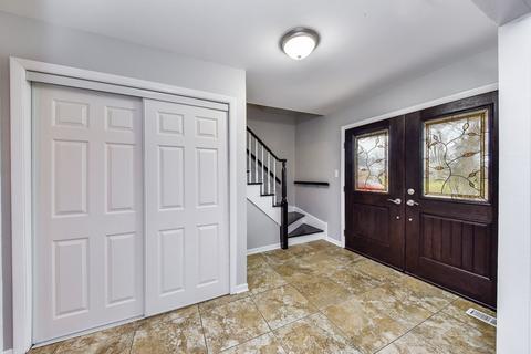 1880 Cheshire Ln, Wheaton, IL 60189 photo 4