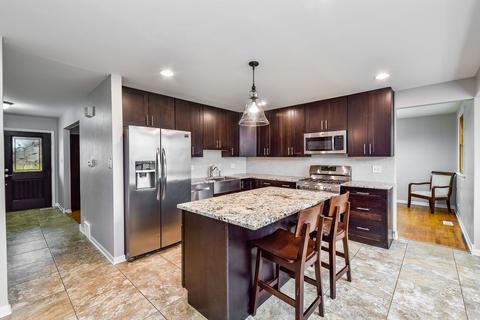 1880 Cheshire Ln, Wheaton, IL 60189 photo 9