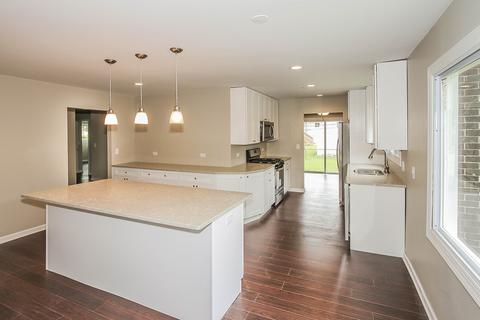 650 Cordial Dr, Des Plaines, IL 60016 photo 9