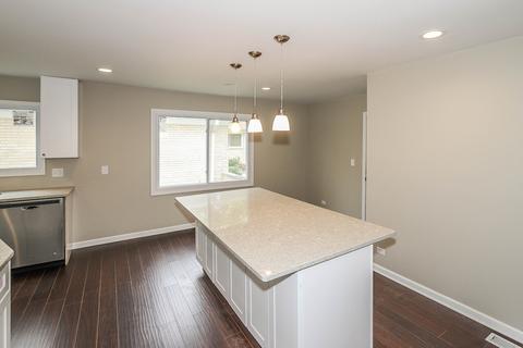 650 Cordial Dr, Des Plaines, IL 60016 photo 14