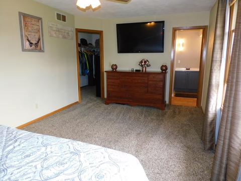 4944 Markell Ln, Cherry Valley, IL 61016 photo 17