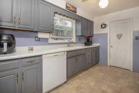 728 Jackson St, Pecatonica, IL 61063 photo 8