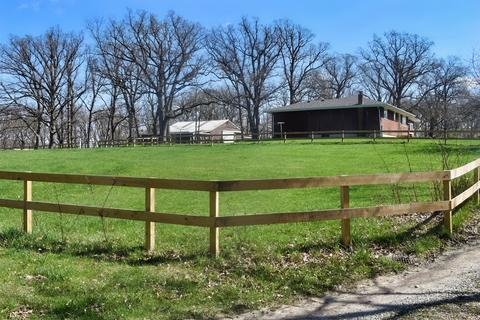 2439 E 2850th Rd, Seneca, IL 61360 photo 2