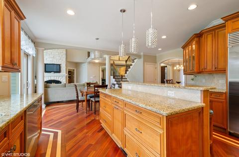 2023 N Summit St, Wheaton, IL 60187 photo 15