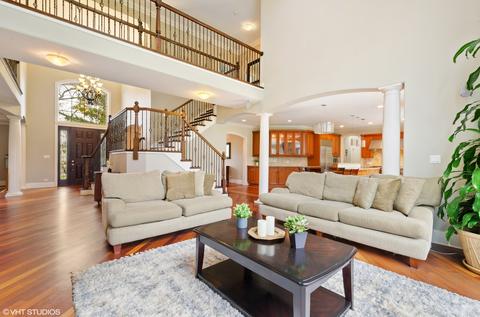2023 N Summit St, Wheaton, IL 60187 photo 9