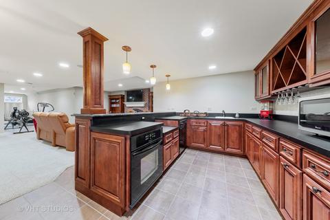 2111 Stonebridge Ct, Wheaton, IL 60189 photo 20