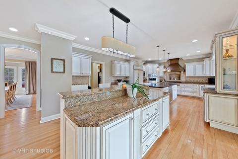 2111 Stonebridge Ct, Wheaton, IL 60189 photo 15