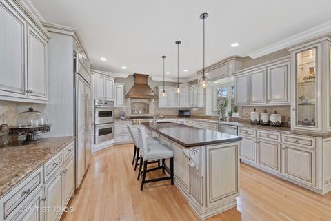 2111 Stonebridge Ct, Wheaton, IL 60189 photo 16