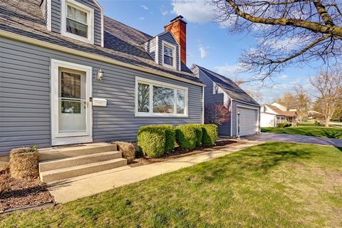 300 E Ardmore Ave, Roselle, IL 60172 photo 4