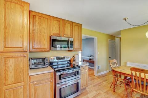 300 E Ardmore Ave, Roselle, IL 60172 photo 11