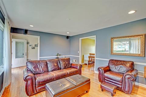 300 E Ardmore Ave, Roselle, IL 60172 photo 8