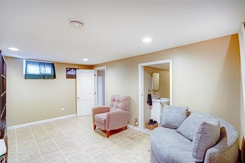 300 E Ardmore Ave, Roselle, IL 60172 photo 24
