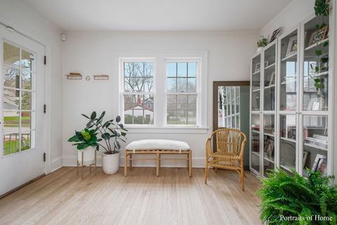 1019 Childs St, Wheaton, IL 60187 photo 4
