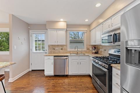 1009 E Alder Ln, Mount Prospect, IL 60056 photo 4