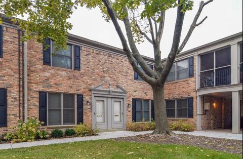 1811 Sessions Walk, Hoffman Estates, IL 60169 photo 1