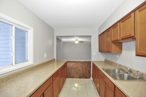 288 W Wayne Pl, Wheeling, IL 60090 photo 6