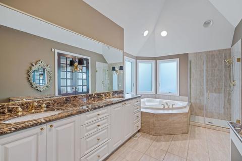 9283 E Falling Waters Dr, Burr Ridge, IL 60527 photo 14