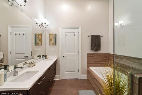 4615 S Champlain Ave, Chicago, IL 60653 photo 9