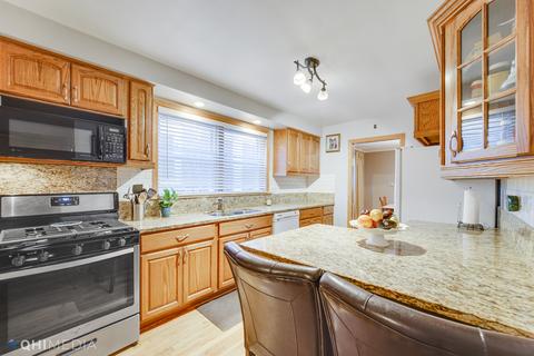 1749 E 86th Pl, Chicago, IL 60617 photo 9